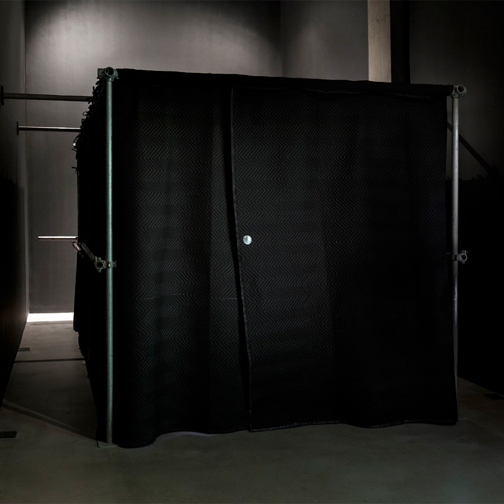 dark room (2011)